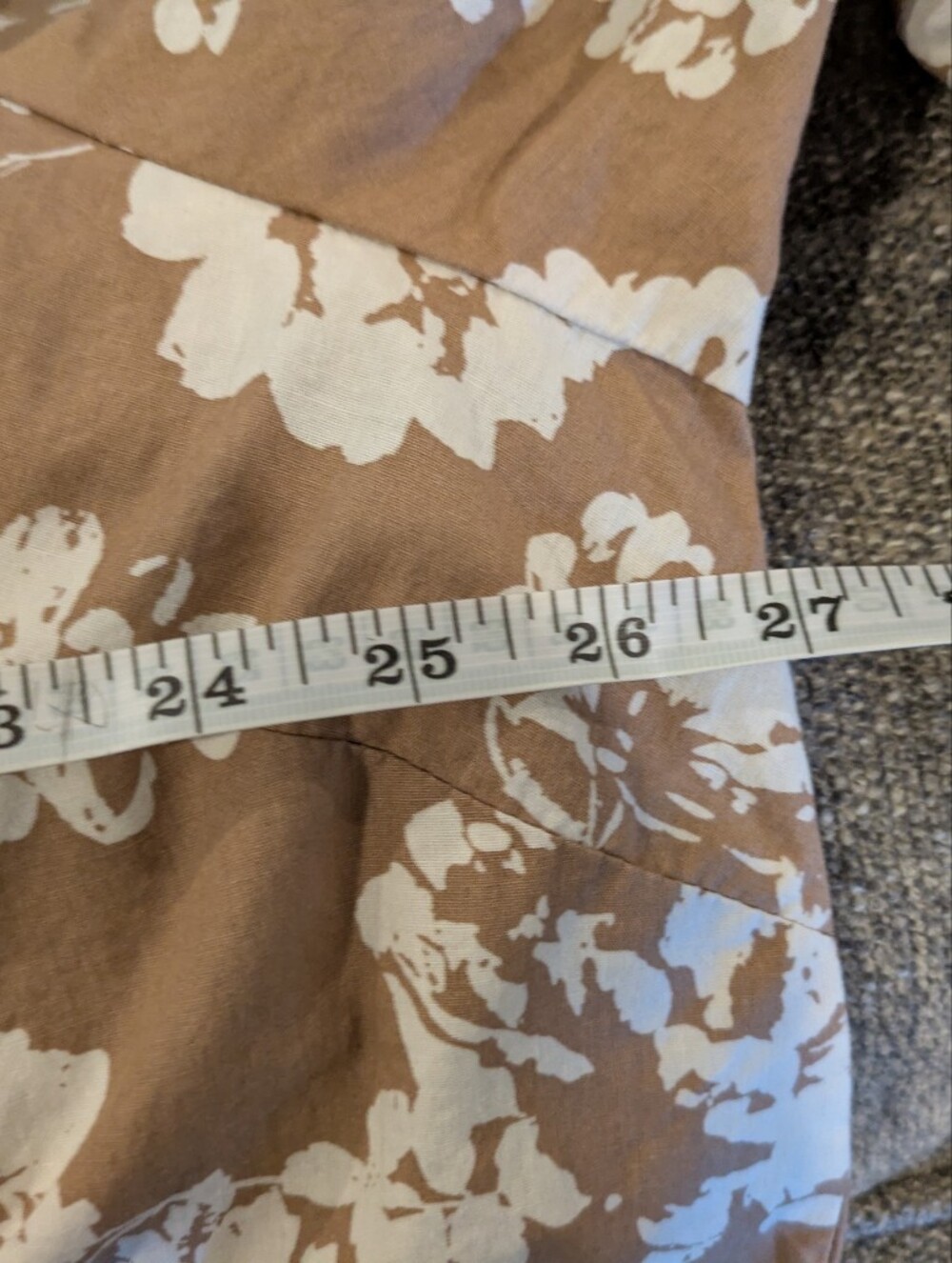 🔴 3/$15 Roaman's Tan and White Floral Button-Down Shirt - Picture 10 of 12